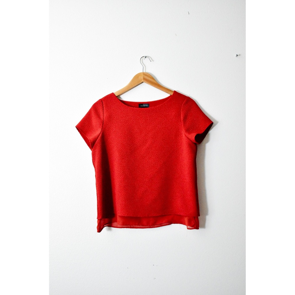 The Limited Blouse Womens Medium Red Excellent Textured Chiffon Hem Short Sleeve